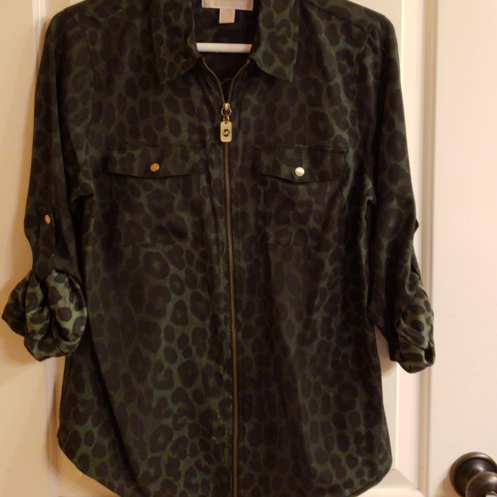 Very cute Michael Kors long sleeve blouse